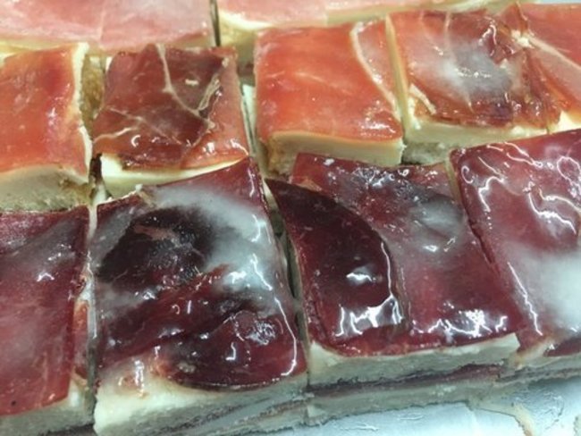 Sandwiches de cecina y jamón