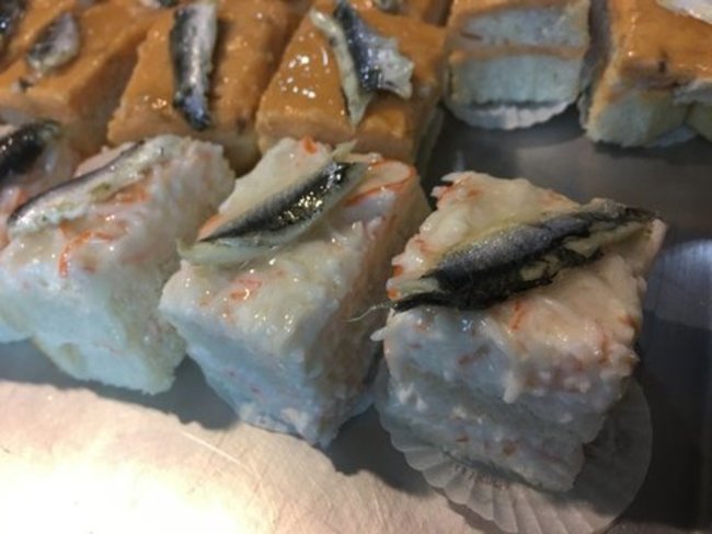 Sandwiches de salpicón de marisco