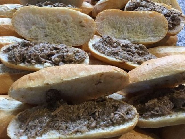 Bocadillo de carne guisada