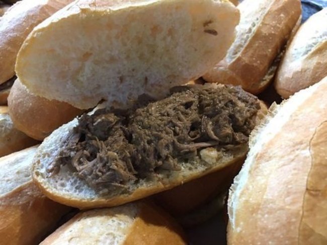Bocadillo de carne guisada