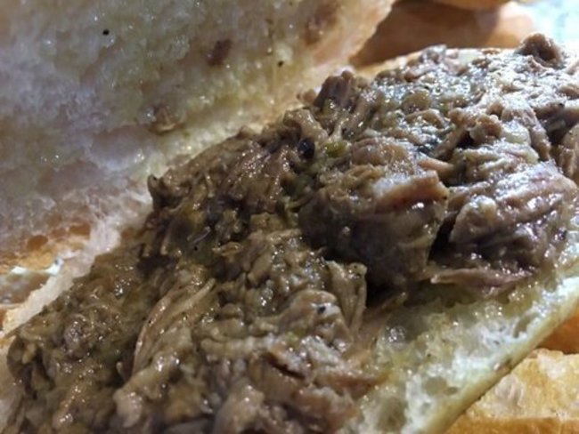 Bocadillo de carne guisada