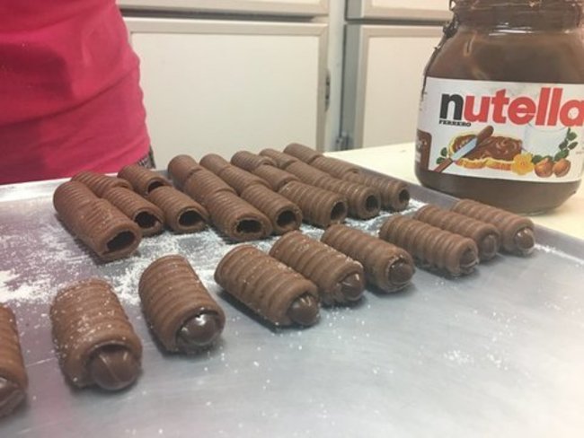 Huesos de santo rellenos de nutella